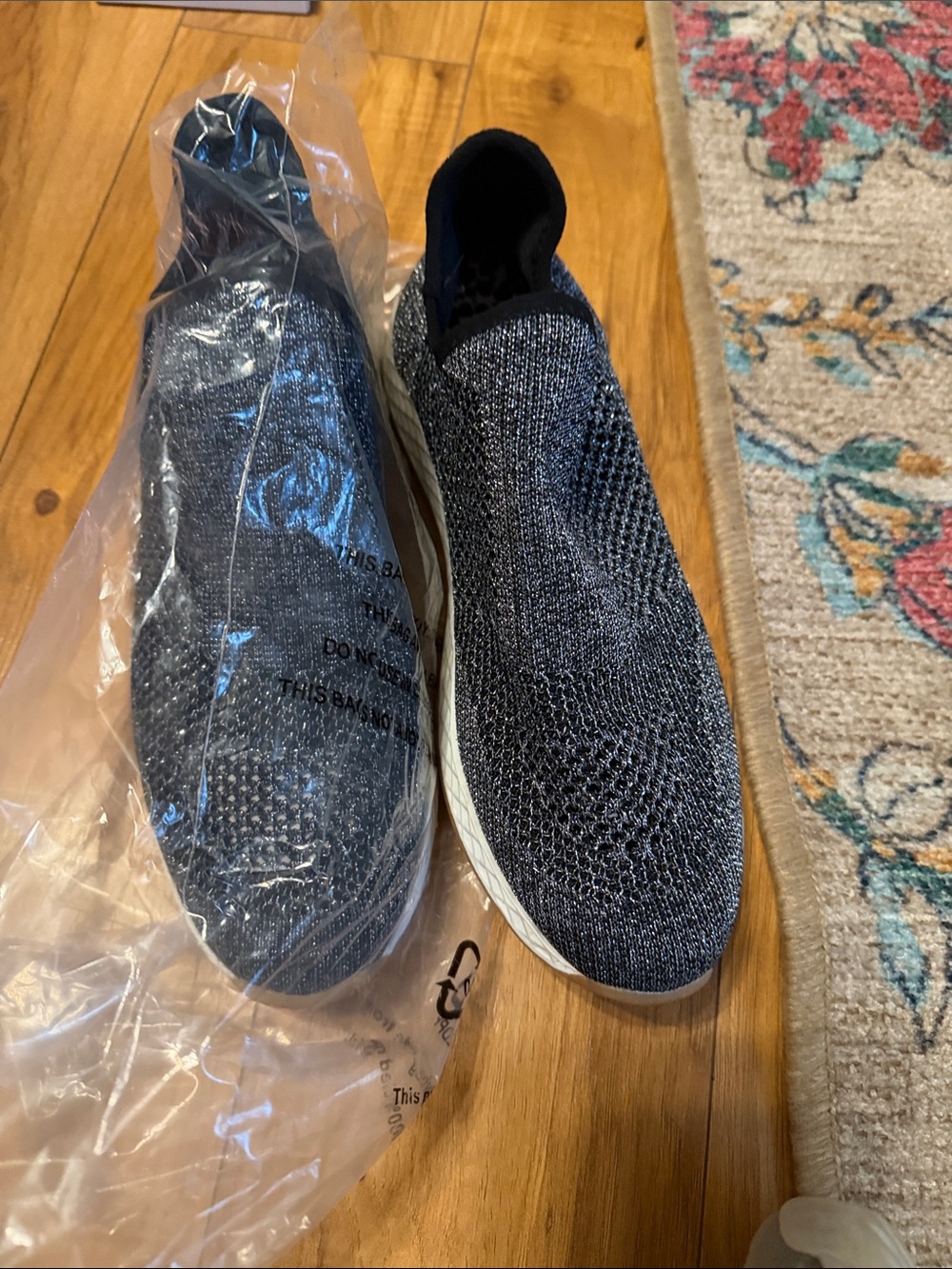 NEW Slip-On Knit w/Bling Sneakers - size 7